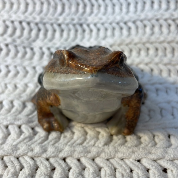 Vintage Japanese Ceramic or Porcelain Toad Frog Hirado Style Made In Japan - Picture 2 of 9